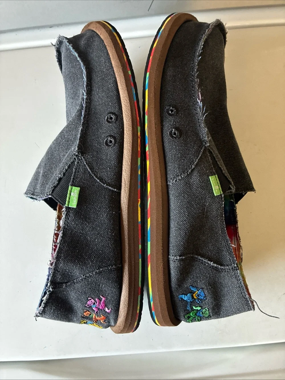 Sanuk playful shoes slip